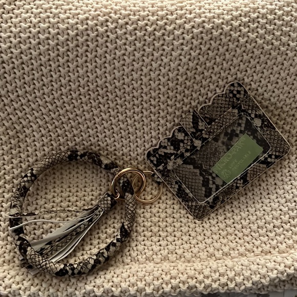 Francesca’s Snakeskin Card Case Wristlet - Picture 2 of 2